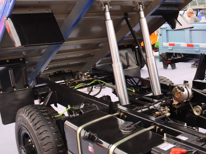 5 značek potřebujete teleskopický hydraulický válec