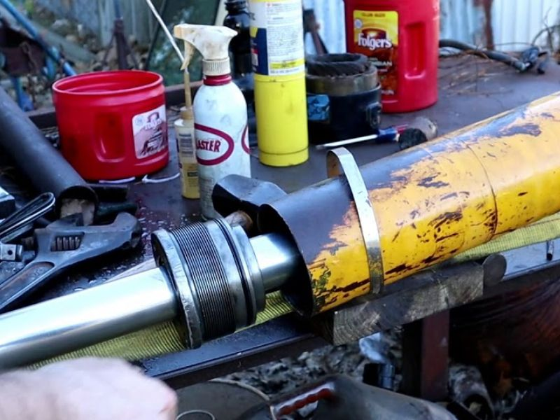 Přestavět nebo vyměňte hydraulické válce, což je lepší?