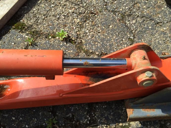 Jak odstranit rzi z hydraulických válců