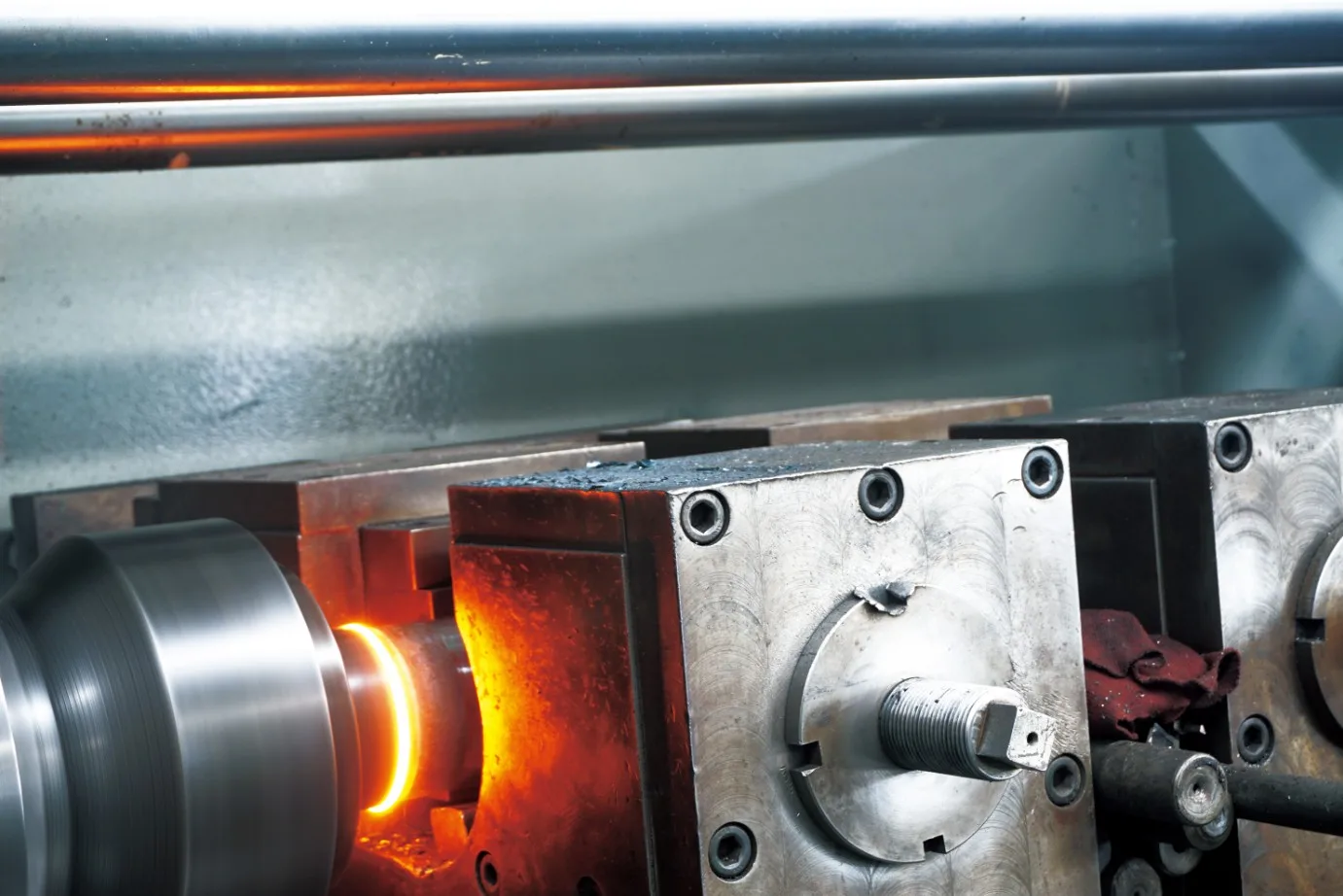 Hydraulické válce HCIC: 4jádrové typy a zákaznická řešení